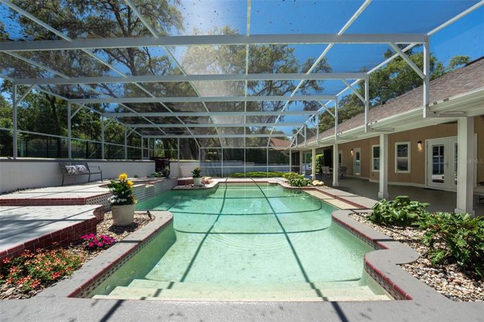 Image No.52-5 Bed House for sale