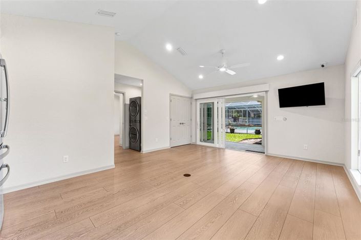 Image No.56-5 Bed House for sale