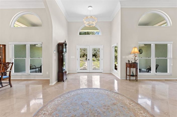 Image No.8-5 Bed House for sale