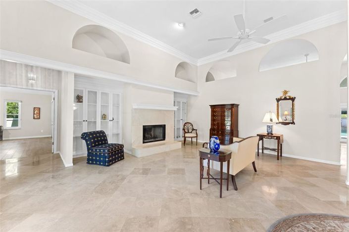 Image No.9-5 Bed House for sale