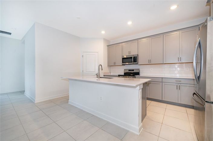 Image No.10-3 Bed House for sale