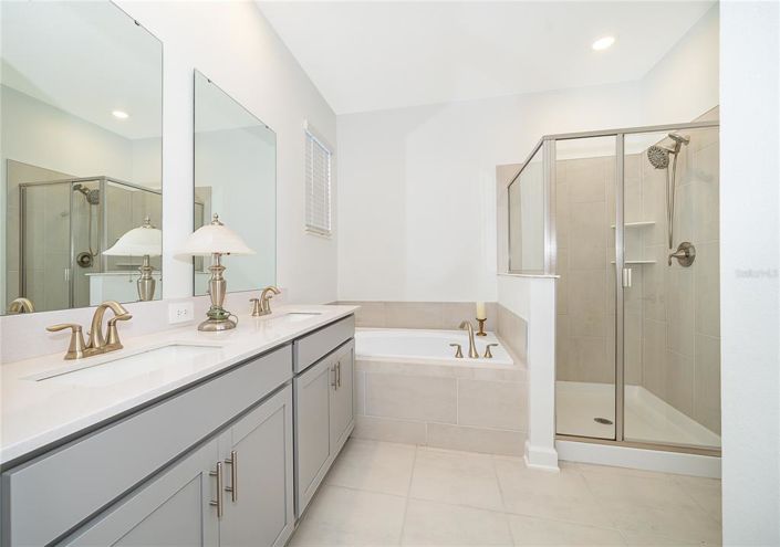 Image No.17-3 Bed House for sale