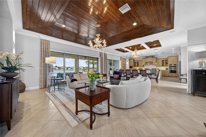 Image No.13-5 Bed House for sale