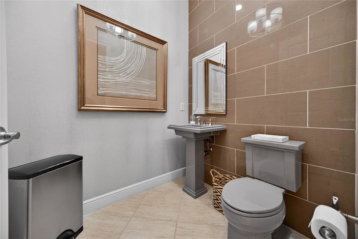 Image No.30-5 Bed House for sale