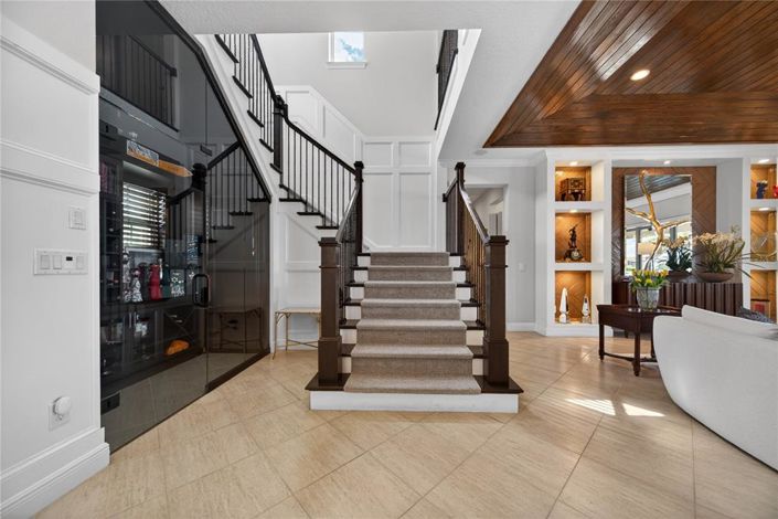 Image No.6-5 Bed House for sale