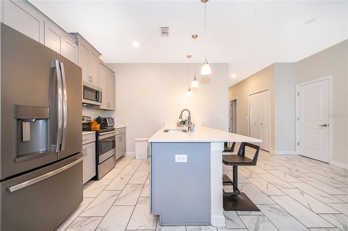 Image No.13-5 Bed Townhouse for sale