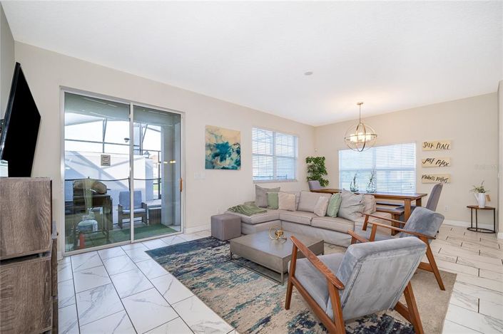 Image No.18-5 Bed Townhouse for sale