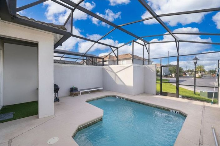 Image No.28-5 Bed Townhouse for sale