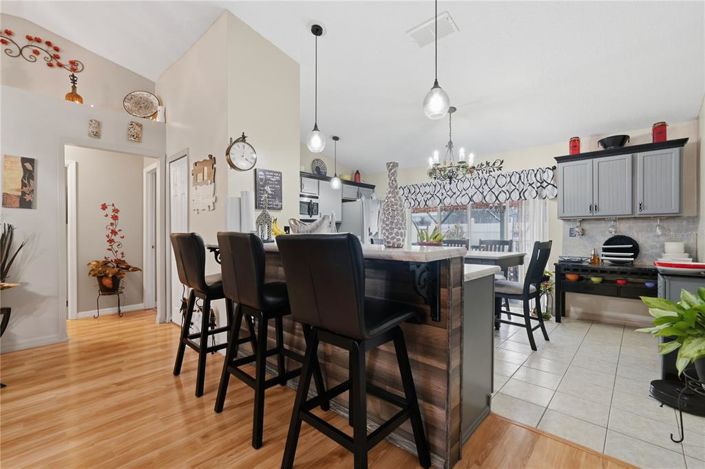 Image No.10-3 Bed House for sale