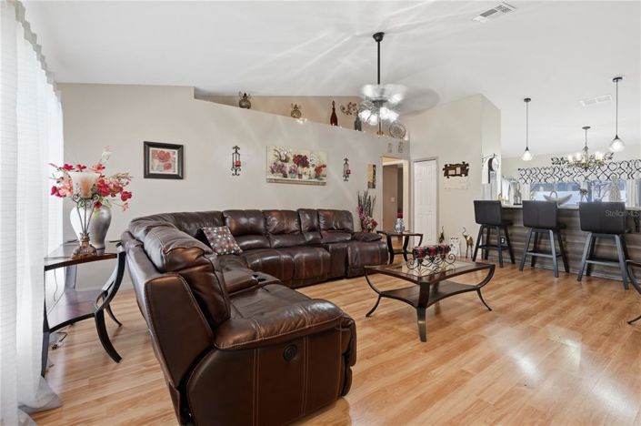 Image No.6-3 Bed House for sale