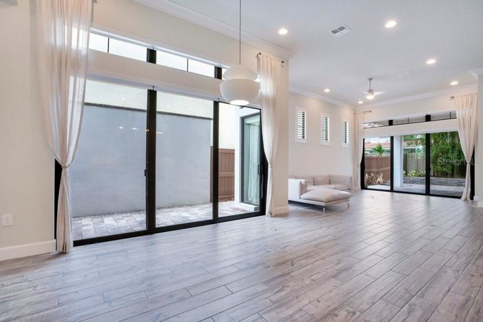 Image No.12-4 Bed House for sale