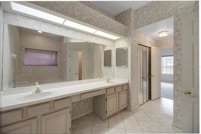 Image No.36-4 Bed House for sale