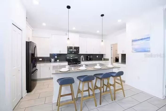 Image No.3-5 Bed House for sale