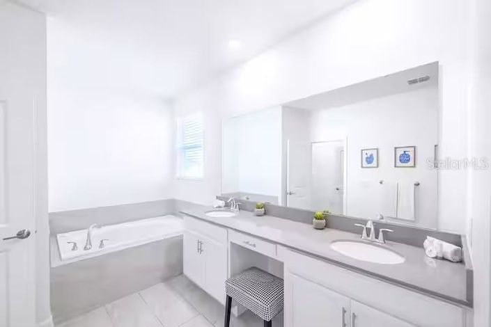 Image No.5-5 Bed House for sale