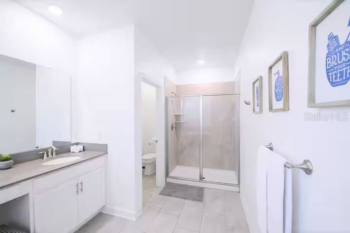 Image No.8-5 Bed House for sale
