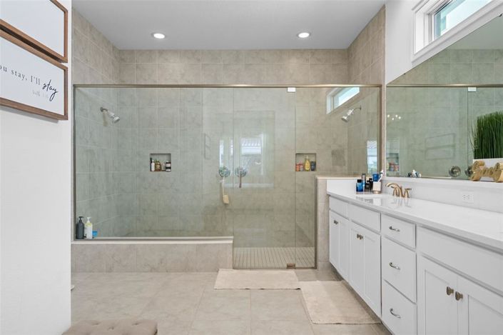 Image No.24-5 Bed House for sale