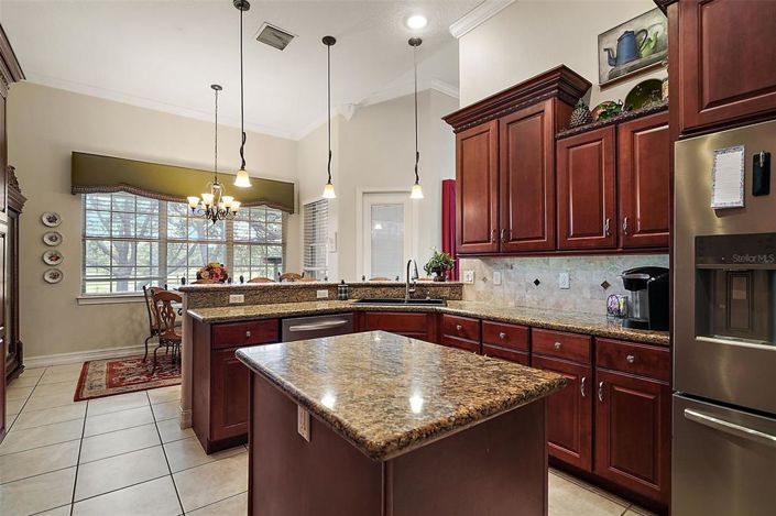 Image No.16-4 Bed House for sale