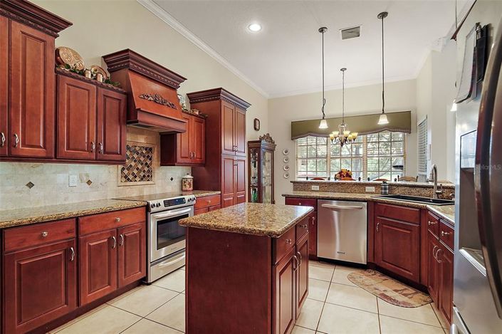 Image No.17-4 Bed House for sale