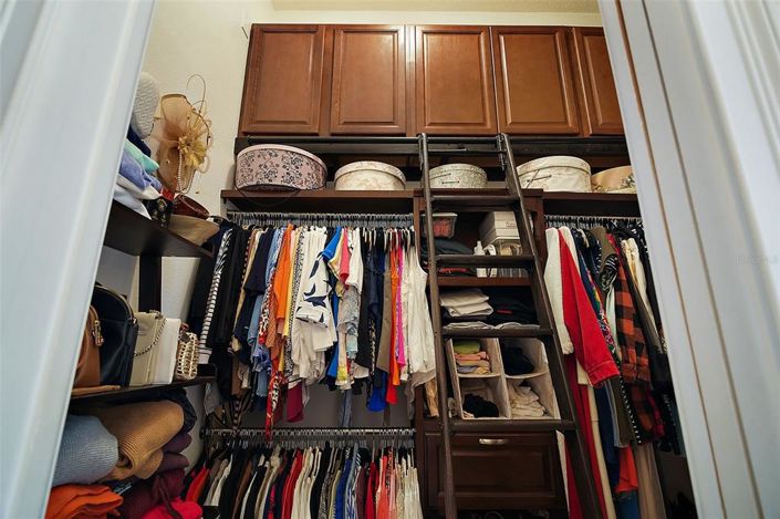 Image No.20-4 Bed House for sale