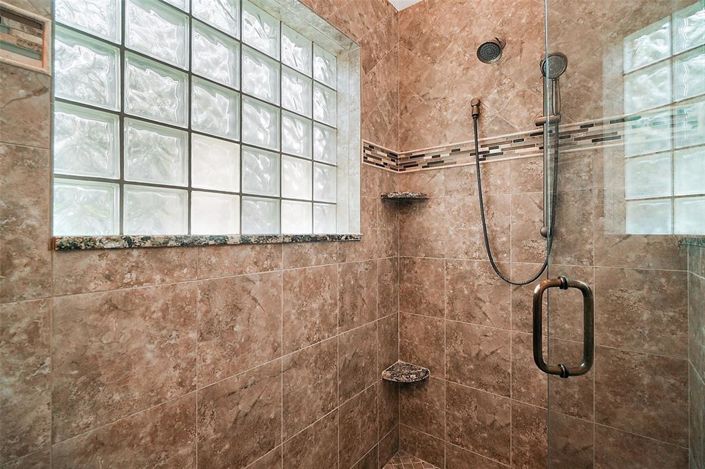 Image No.24-4 Bed House for sale