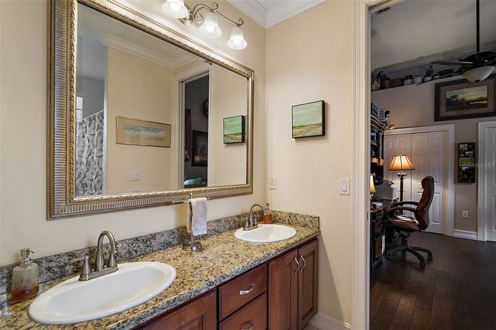 Image No.27-4 Bed House for sale