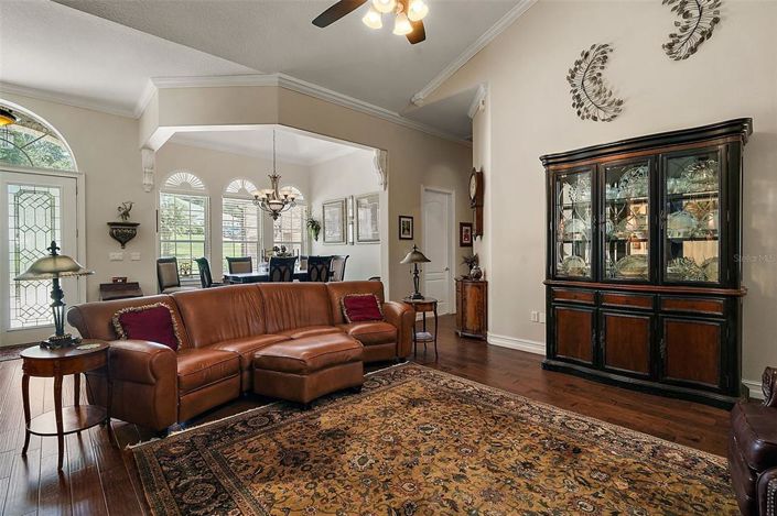 Image No.9-4 Bed House for sale