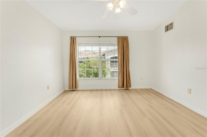 Image No.8-3 Bed Apartment for sale