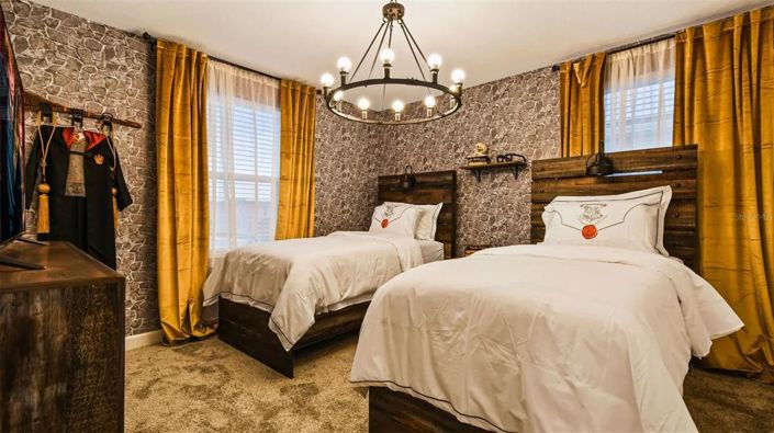 Image No.9-8 Bed House for sale