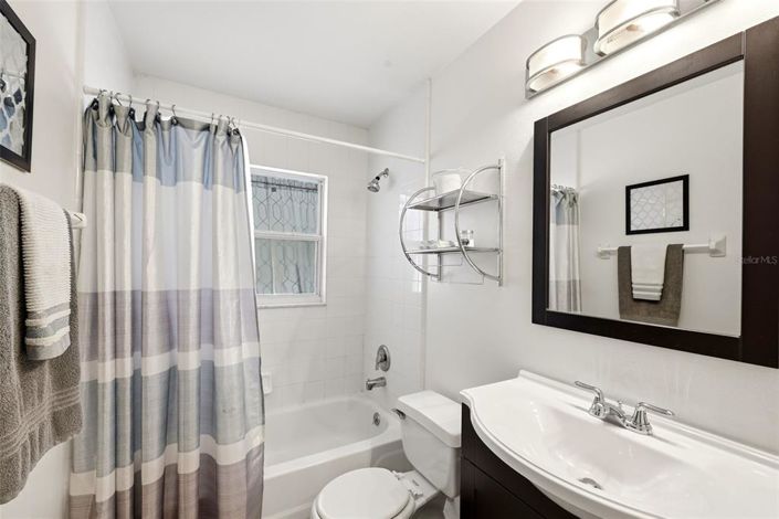 Image No.15-3 Bed House for sale