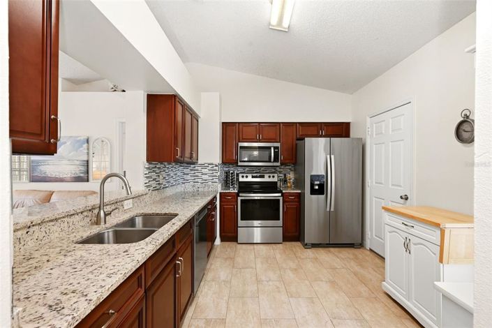 Image No.9-3 Bed House for sale