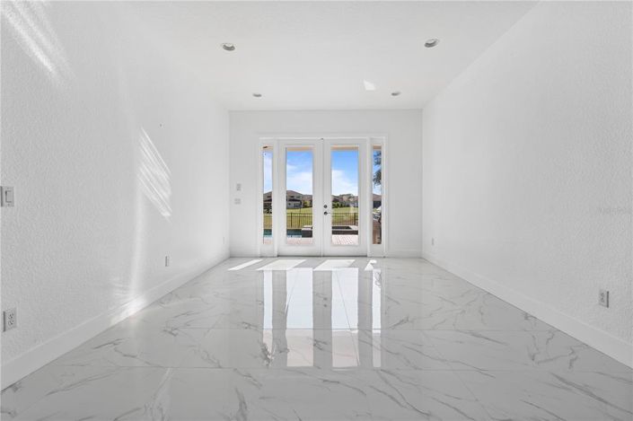 Image No.18-5 Bed House for sale