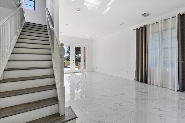 Image No.19-5 Bed House for sale