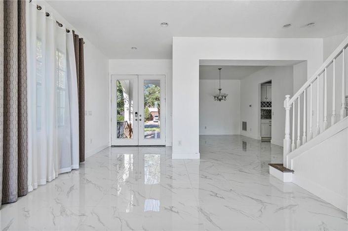 Image No.21-5 Bed House for sale