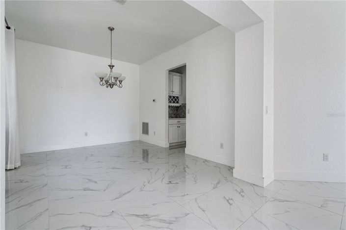 Image No.22-5 Bed House for sale