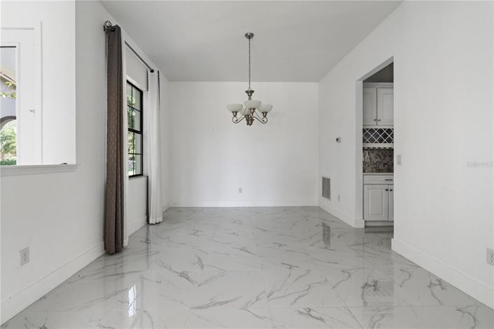 Image No.23-5 Bed House for sale