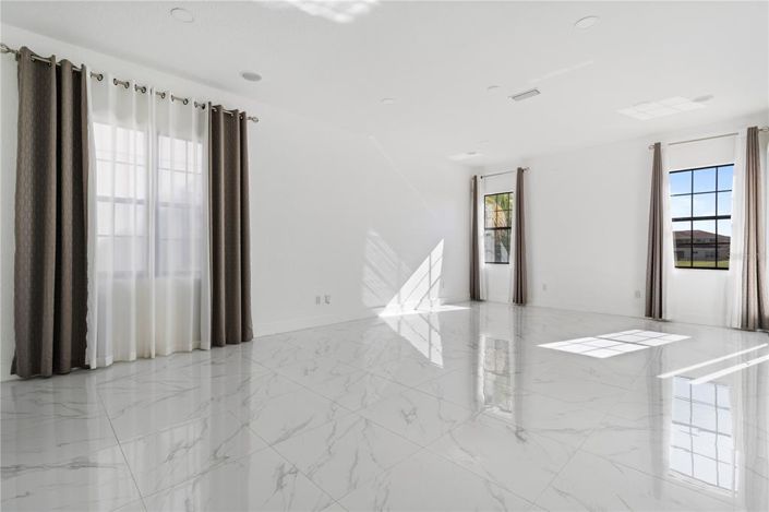 Image No.26-5 Bed House for sale