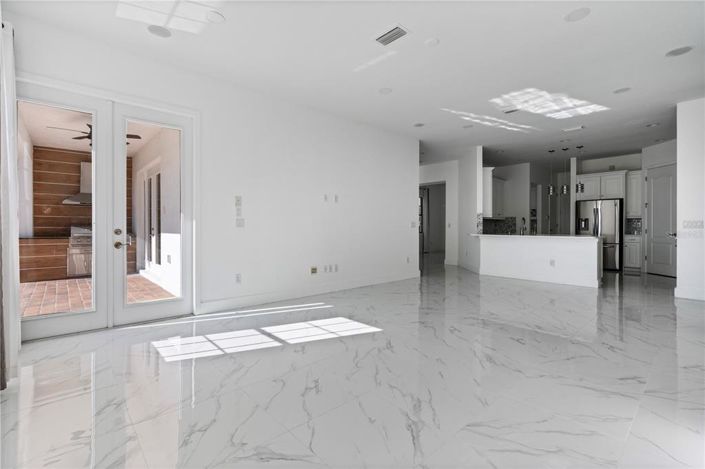 Image No.28-5 Bed House for sale