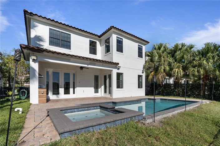 Image No.4-5 Bed House for sale