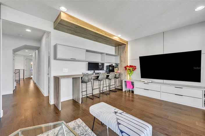 Image No.42-5 Bed House for sale