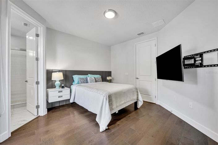 Image No.53-5 Bed House for sale