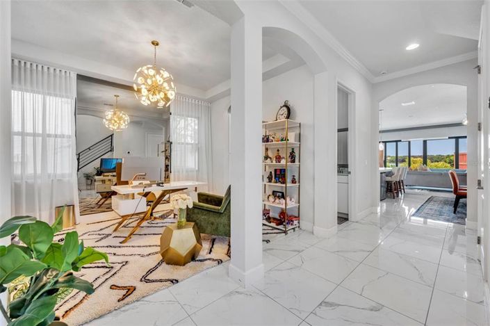 Image No.6-5 Bed House for sale