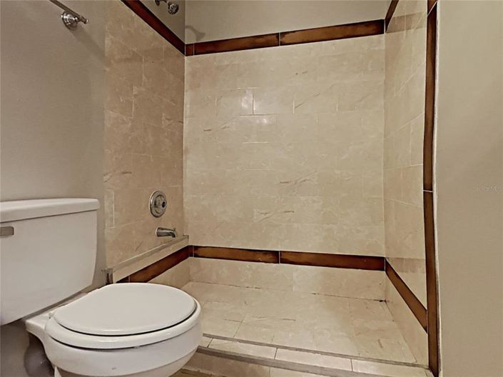 Image No.16-4 Bed House for sale
