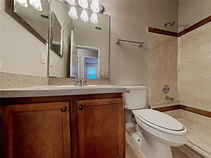 Image No.17-4 Bed House for sale
