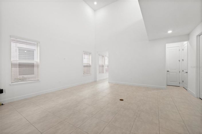 Image No.11-4 Bed House for sale