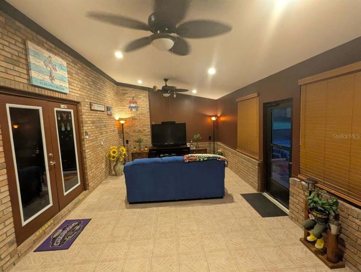 Image No.8-3 Bed House for sale