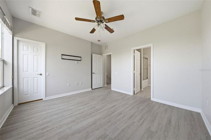 Image No.24-3 Bed Apartment for sale