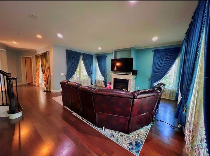 Image No.8-4 Bed House for sale