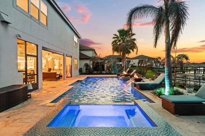 Image No.56-6 Bed House for sale