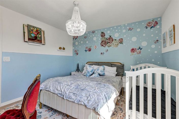 Image No.36-6 Bed House for sale