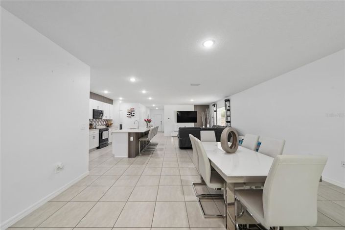 Image No.2-4 Bed House for sale